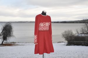 Kjole fra utstilling på Roseslottet 2023, str S, Kr 3800,-