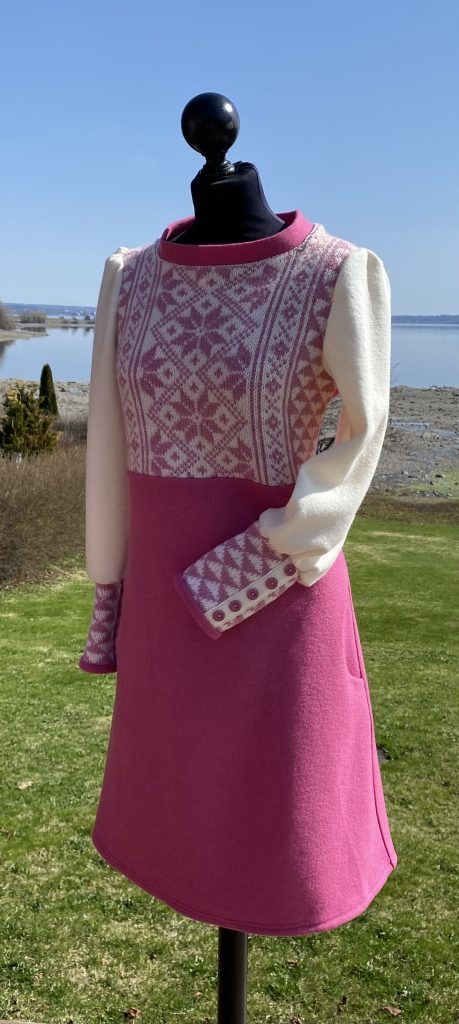 Rosa kjole, Str. M/L, Kr. 2990,-